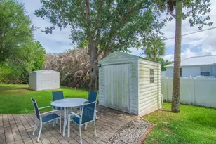 962 Montrose Ave, Sebastian, FL 32958 - Photo 9