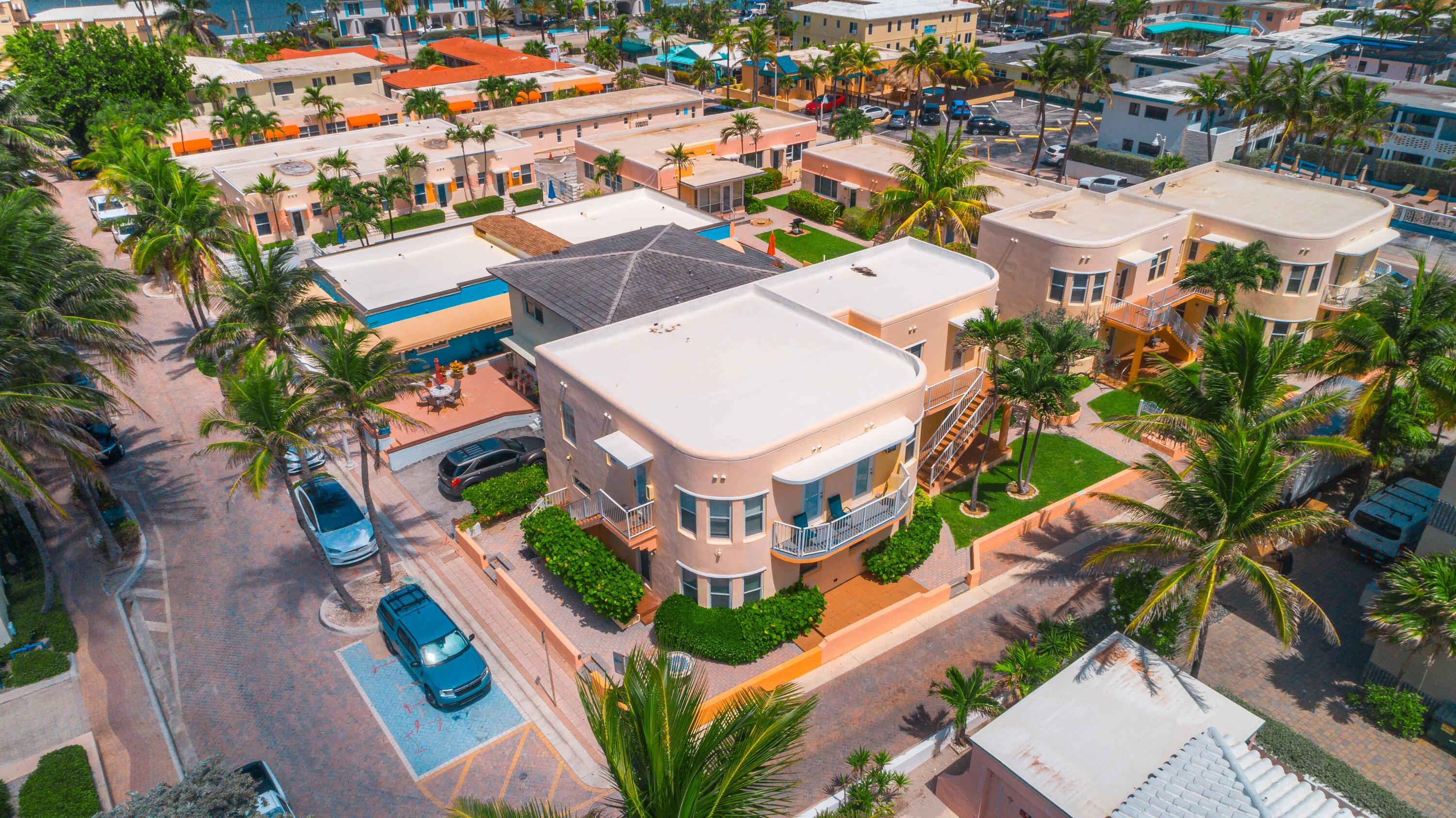 311 Connecticut St #4 - 311 Connecticut St #4, Hollywood, FL 33019 Luxury Property | Jose Angel Pina