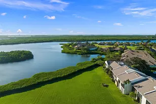 3225 S Lakeview Cir, Fort Pierce, FL 34949 - Photo 7