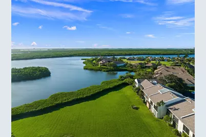 3225 S Lakeview Circle, Fort Pierce, FL 34949 - Photo 7