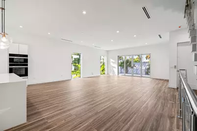 11 SE 11th Avenue, Fort Lauderdale, FL 33301 - Photo 3