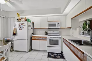 901 SW 128th Terrace, Pembroke Pines, FL 33027 - Photo 7