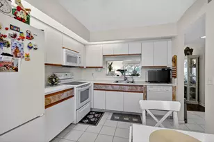 901 SW 128th Terrace, Pembroke Pines, FL 33027 - Photo 9