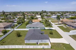 610 SE 21st Ln, Cape Coral, FL 33990 - Photo 3