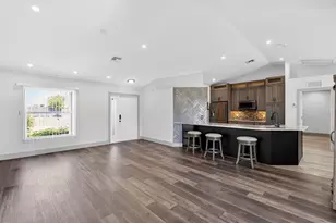 610 SE 21st Ln, Cape Coral, FL 33990 - Photo 11