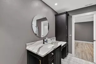 610 SE 21st Ln, Cape Coral, FL 33990 - Photo 23