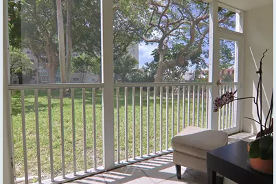 1000 NE 12th Avenue #106, Hallandale Beach, FL 33009 - Photo 25