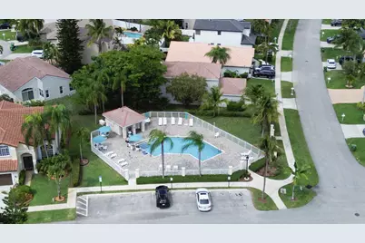 491 SW 182nd Way, Pembroke Pines, FL 33029 - Photo 3