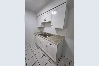 1401 NE 17th Court #110, Fort Lauderdale, FL 33305 - Photo 3