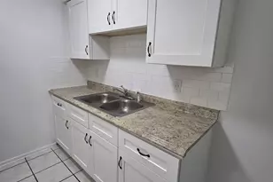 1401 NE 17th Ct, Fort Lauderdale, FL 33305 - Photo 3