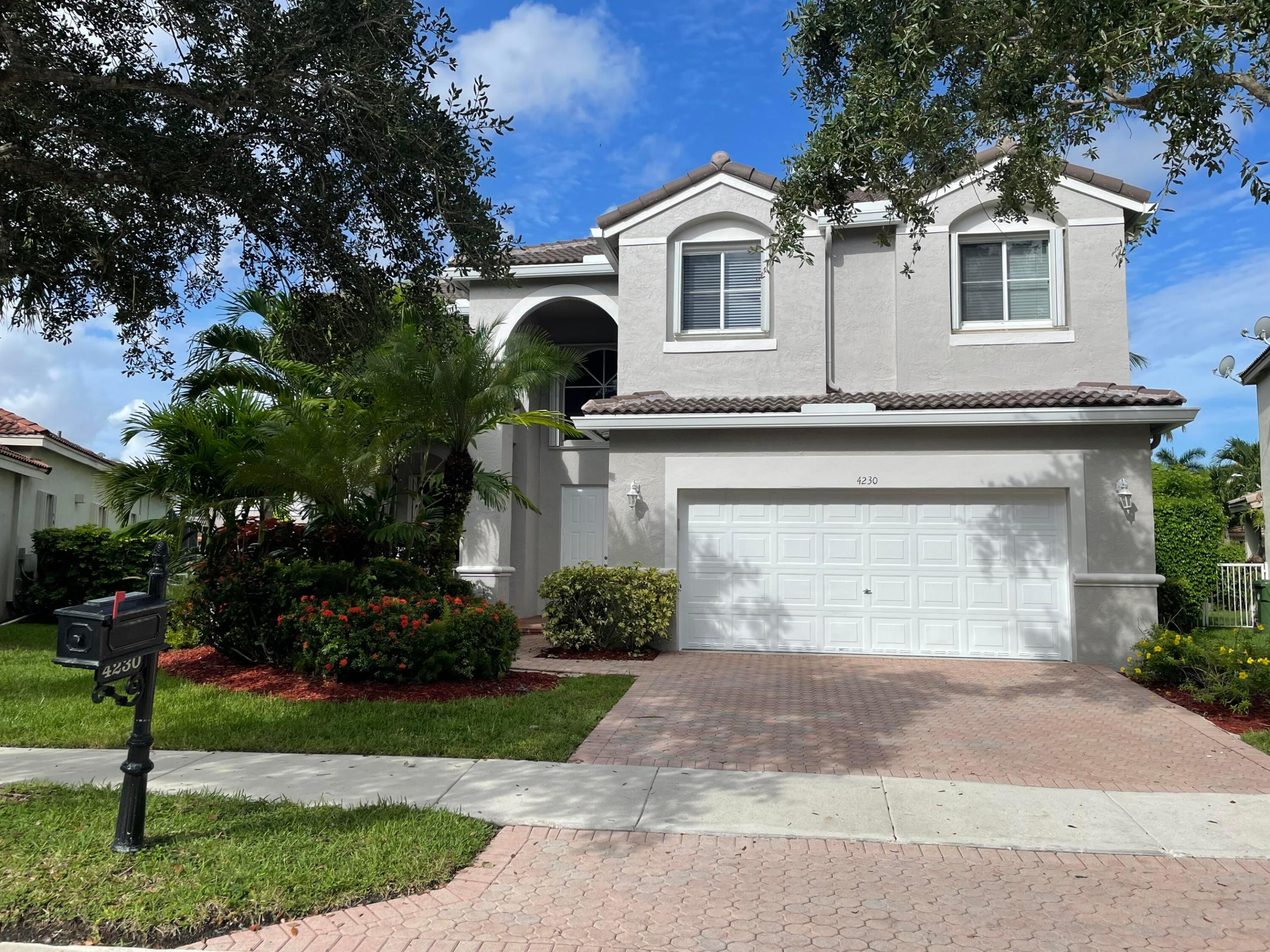 4230 Palmetto Trail main architectural view