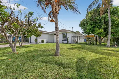 1691 W 26th Court, Riviera Beach, FL 33404 - Photo 3