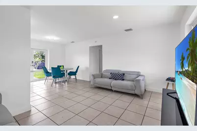 8781 NW 15th Street, Pembroke Pines, FL 33024 - Photo 7