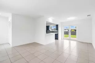 8781 NW 15th St, Pembroke Pines, FL 33024 - Photo 3