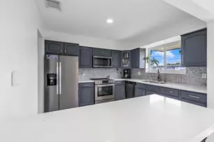 8781 NW 15th St, Pembroke Pines, FL 33024 - Photo 5