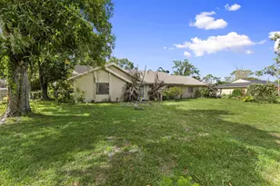 8631 Hidden Pines Rd, Fort Pierce, FL 34945 - Photo 5