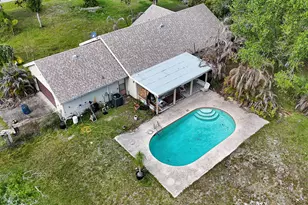 8631 Hidden Pines Rd, Fort Pierce, FL 34945 - Photo 7