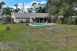 8631 Hidden Pines Rd, Fort Pierce, FL 34945 - Photo 11