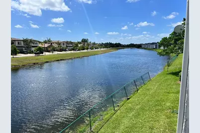 465 SW 113th Way #465, Pembroke Pines, FL 33025 - Photo 5