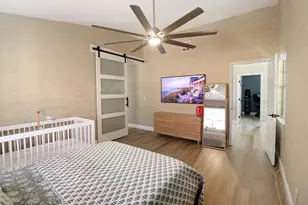 11303 Lakeview Dr, Coral Springs, FL 33071 - Photo 17