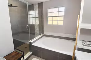 11303 Lakeview Dr, Coral Springs, FL 33071 - Photo 19