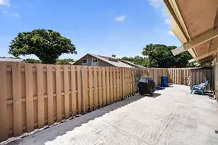 102 Maplecrest Cir, Jupiter, FL 33458 - Photo 31
