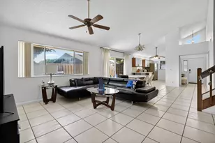 102 Maplecrest Cir, Jupiter, FL 33458 - Photo 15