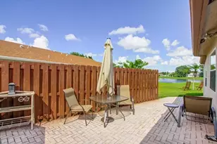9709 Sunny Isle Cir, Boca Raton, FL 33428 - Photo 13