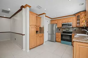 9709 Sunny Isle Cir, Boca Raton, FL 33428 - Photo 15
