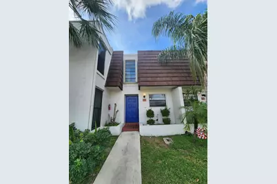 1504 NW 89th Terrace #1504, Pembroke Pines, FL 33024 - Photo 1