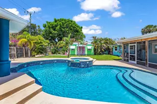 614 SE Flamingo Ave, Stuart, FL 34996 - Photo 3
