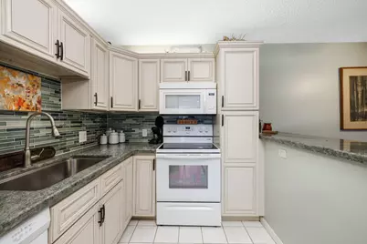 6197 SE Riverboat Drive #1008, Stuart, FL 34997 - Photo 15