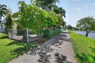 8353 Huntsman Pl, Boca Raton, FL 33433 - Photo 37
