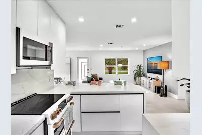 209 NE 27th Drive, Wilton Manors, FL 33334 - Photo 17