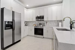9069 Tremezzo Ln, Boynton Beach, FL 33472 - Photo 5