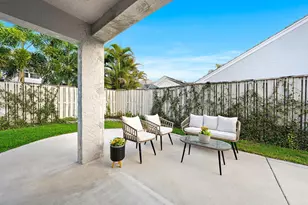 58 Admirals Ct, Palm Beach Gardens, FL 33418 - Photo 17