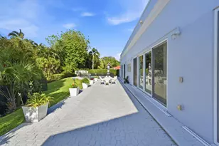 9001 N Lake Dasha Dr, Plantation, FL 33324 - Photo 5
