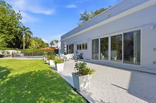 9001 N Lake Dasha Dr, Plantation, FL 33324 - Photo 63