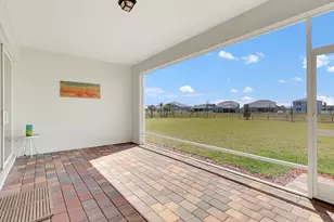 10306 SW Green Turtle Ln, Port Saint Lucie, FL 34987 - Photo 43