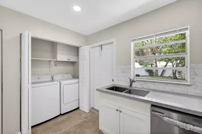 9484 Sun Court, Palm Beach Gardens, FL 33403 - Photo 15