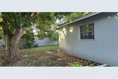 233 SE 26th Avenue, Boynton Beach, FL 33435 - Photo 13