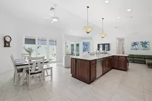 5056 Ventura Dr, Delray Beach, FL 33484 - Photo 7
