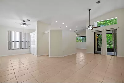 7039 Golf Pointe Circle, Tamarac, FL 33321 - Photo 5