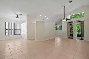7039 Golf Pointe Cir, Tamarac, FL 33321 - Photo 5