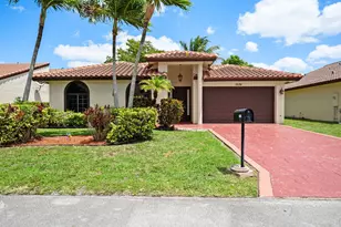 7039 Golf Pointe Cir, Tamarac, FL 33321 - Photo 3