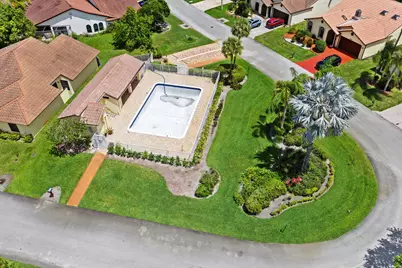 7039 Golf Pointe Circle, Tamarac, FL 33321 - Photo 27