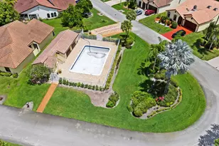 7039 Golf Pointe Cir, Tamarac, FL 33321 - Photo 27