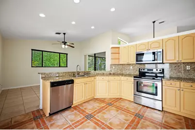 7039 Golf Pointe Circle, Tamarac, FL 33321 - Photo 11