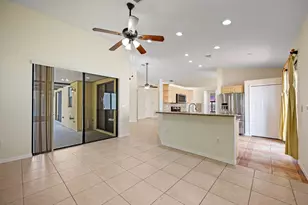 7039 Golf Pointe Cir, Tamarac, FL 33321 - Photo 9
