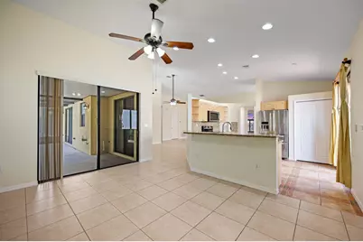 7039 Golf Pointe Circle, Tamarac, FL 33321 - Photo 9